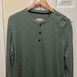 Men’s classic Henley